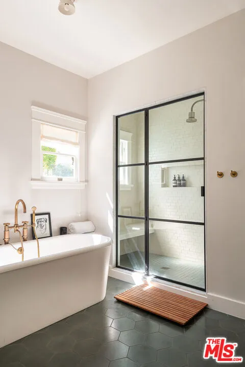 2073 N Catalina Street, Los Angeles, California 90027 home-pic-20